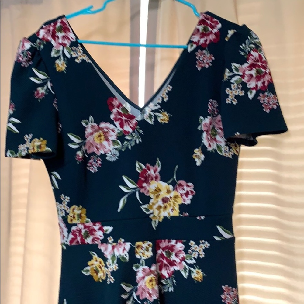 Dress - Picture 3 of 3